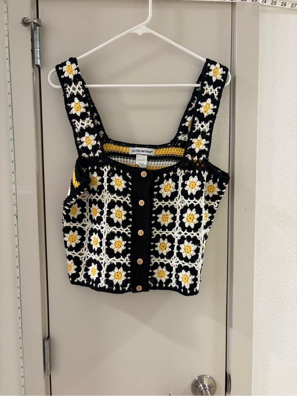 Cotton Emporium Black White Yellow Crochet Floral Button-Front Tank